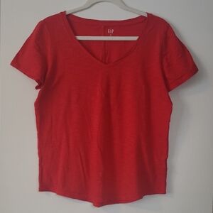 GAP Women's Scarlet Short Sleeve Tee